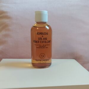 Youth To The People Kombucha + 10% AHA Power Exfoliant - Brown